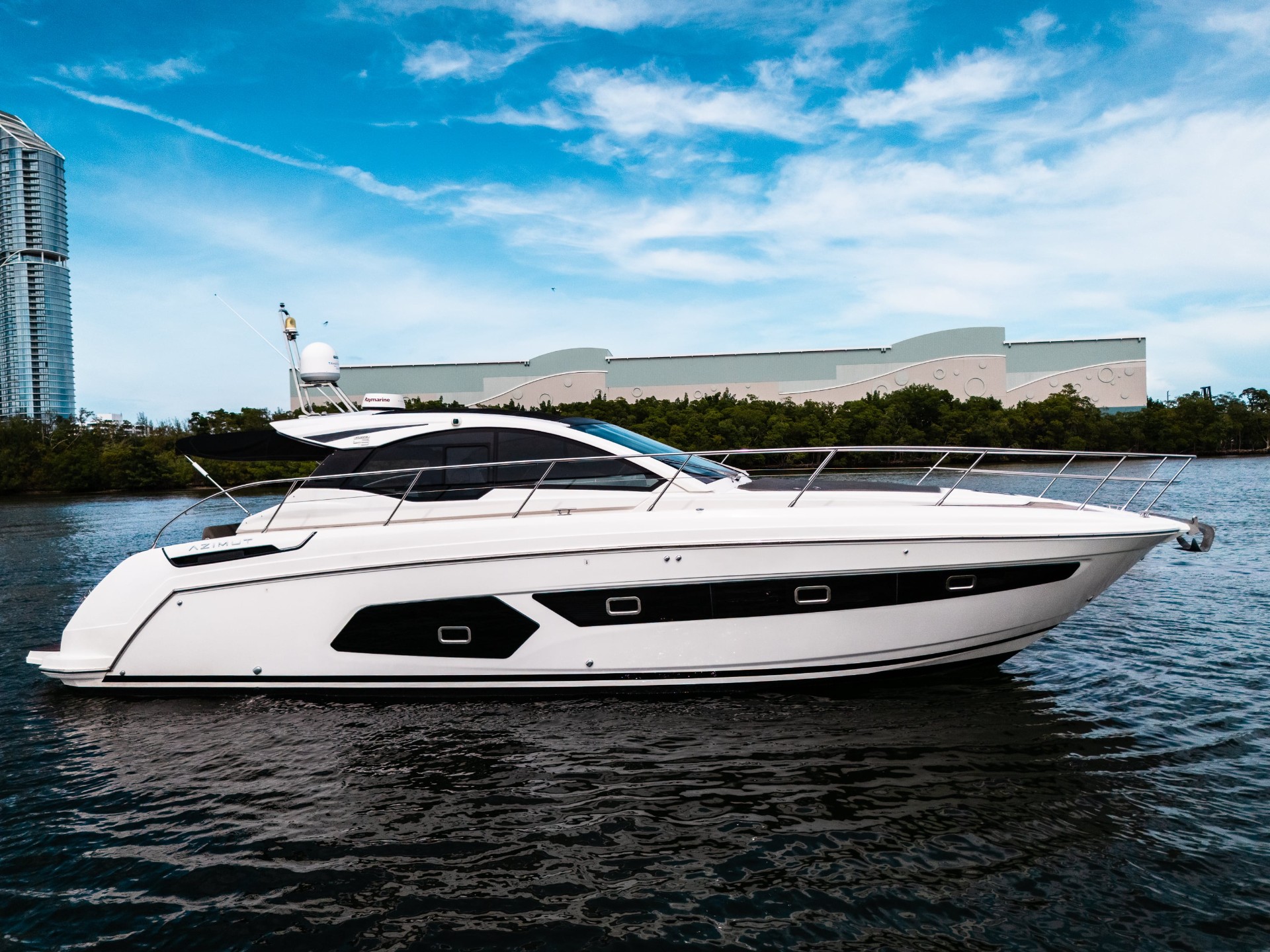 Yacht Photo 2
